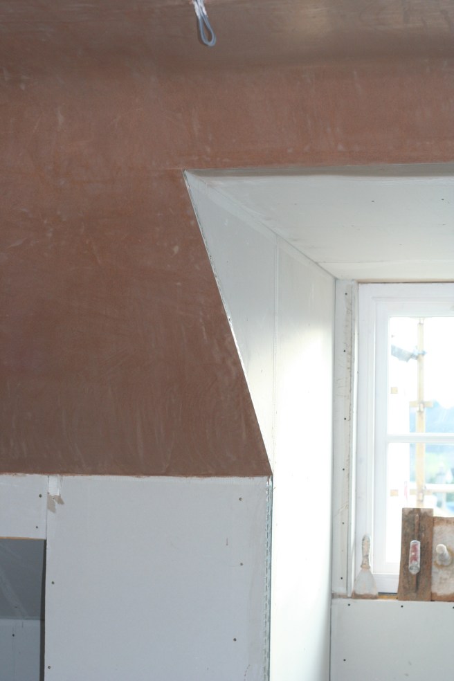 LHS room ceiling done, hard to see the curve