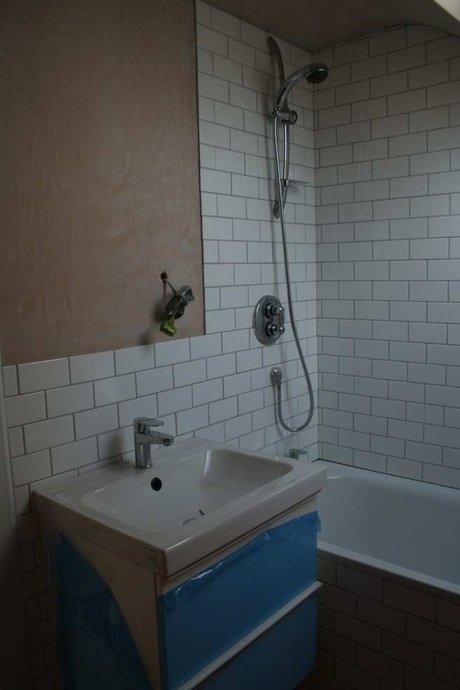 the shower and sink upstairs