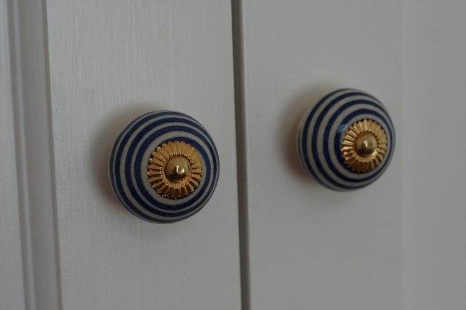 F's cupboard door handles