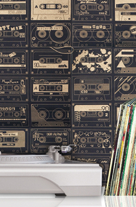 C6o in black and gold