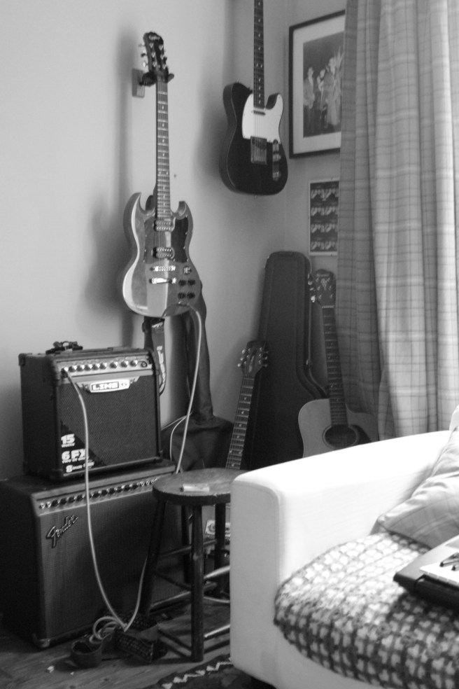 Teenboy snr has picked up the guitar again. He's been through hisi favourite Pulp songs and, just yesterday, he moved onto trying out some Belle & Sebastian